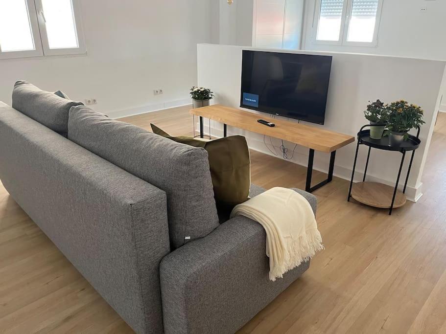 Spacious Loft, Parking Free M Malaga